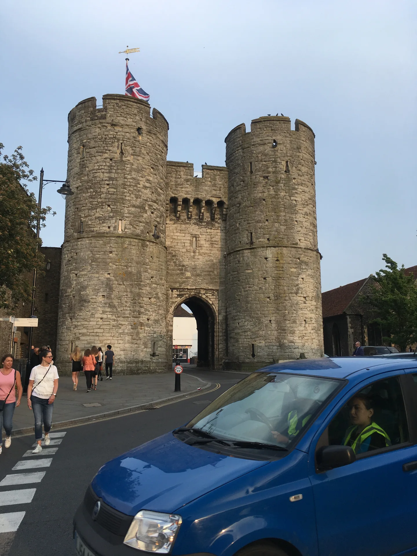 Canterbury: A Cidade Medieval da Inglaterra